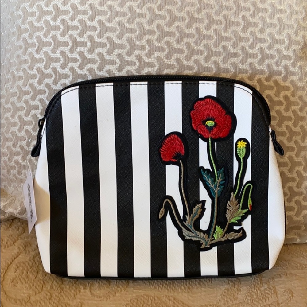 Cosmetic case